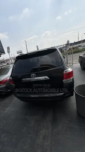 Toyota Highlander 3.5L 4WD 2013 Black