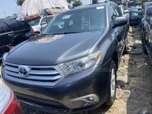Toyota Highlander 3.5L 2WD 2013 Gray