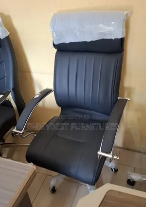 Quality Swivel Leather Office Chair.