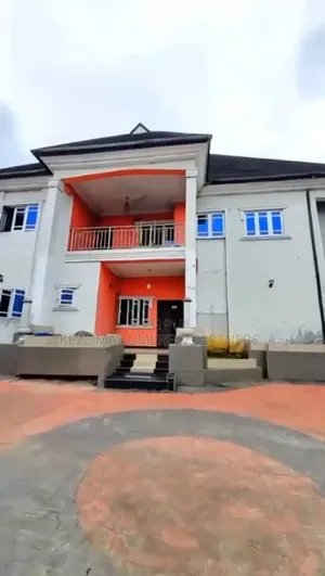 6bdrm Duplex in Gated Estate for sale