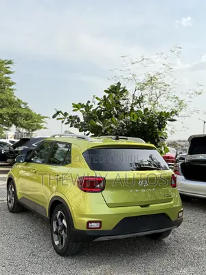 Hyundai Venue 2020 Yellow