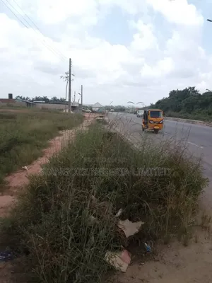 Land Along Lekki Epe Express Way.