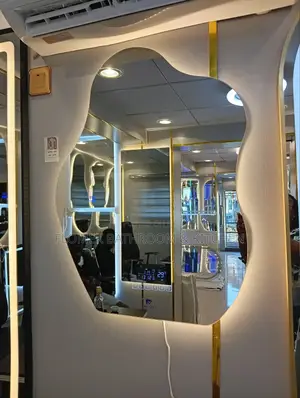 Anti Fog Led Mirror With Bluetooth & 3 Coloured Light.