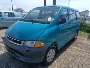 Toyota HiAce 2005 Green