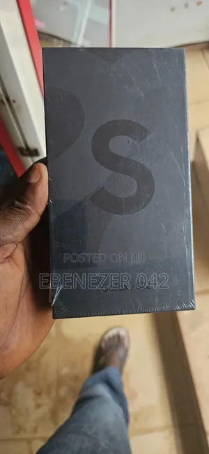 New Samsung Galaxy S22 5G 256 GB Black