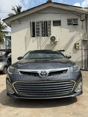 Toyota Avalon XLE Premium 4dr Sedan (3.5L 6cyl 6A) 2014 Gray