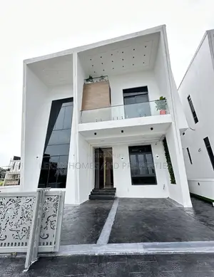 5bdrm Duplex in A Well Secured, Lekki Phase 2 for sale