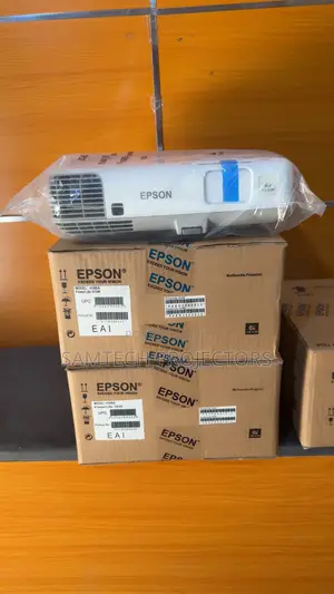 Epson Eb-915w LCD High Brightness Widescreen Multimedia Projector