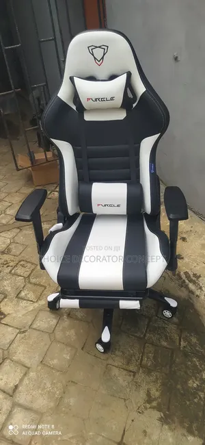 Gaming Chair With Footrest and Adjustable Handle