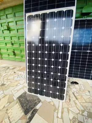 300watts 144cells High Efficiency Canadian Monocrystalline Solar Panel