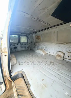 Ford E250 2004 White