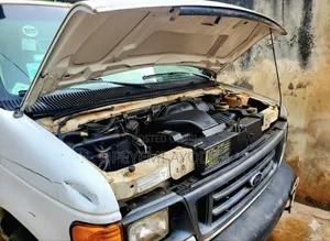 Ford E250 2004 White