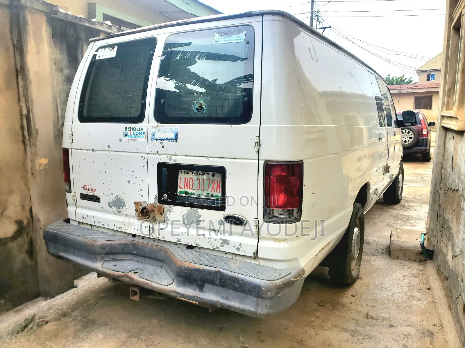 Ford E250 2004 White