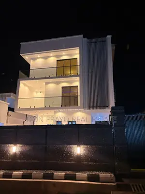 5bdrm Duplex in Oluyole Estate for sale