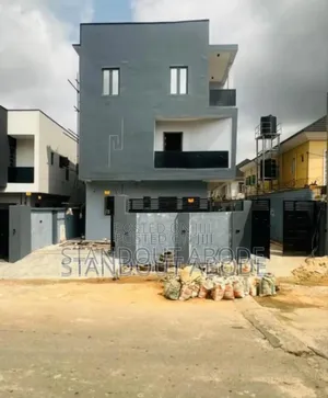 4bdrm Duplex in In An Estate, Ikeja for sale