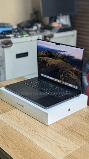 Laptop Apple MacBook Pro 2023 M3 Pro 18GB Apple M3 Pro SSD 512GB