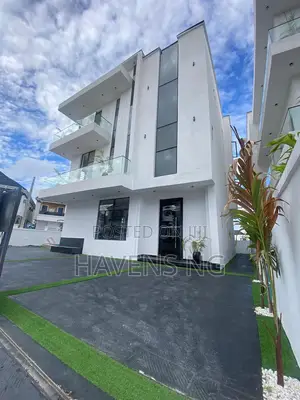 5bdrm Duplex in Lekki Phase 2 for sale