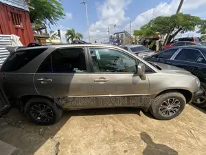Lexus RX 300 2002 Gold