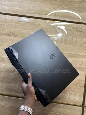 Laptop MSI GP66 LEOPARD 10UG 16GB Intel Core i7 SSD 1T