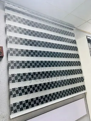 Blend of Chain-Like Black Background and White Day and Night Blind