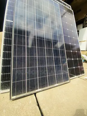 300watts 72cells High Efficiency Canadian Monocrystalline Solar Panel