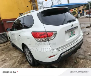 Nissan Pathfinder 2015 White