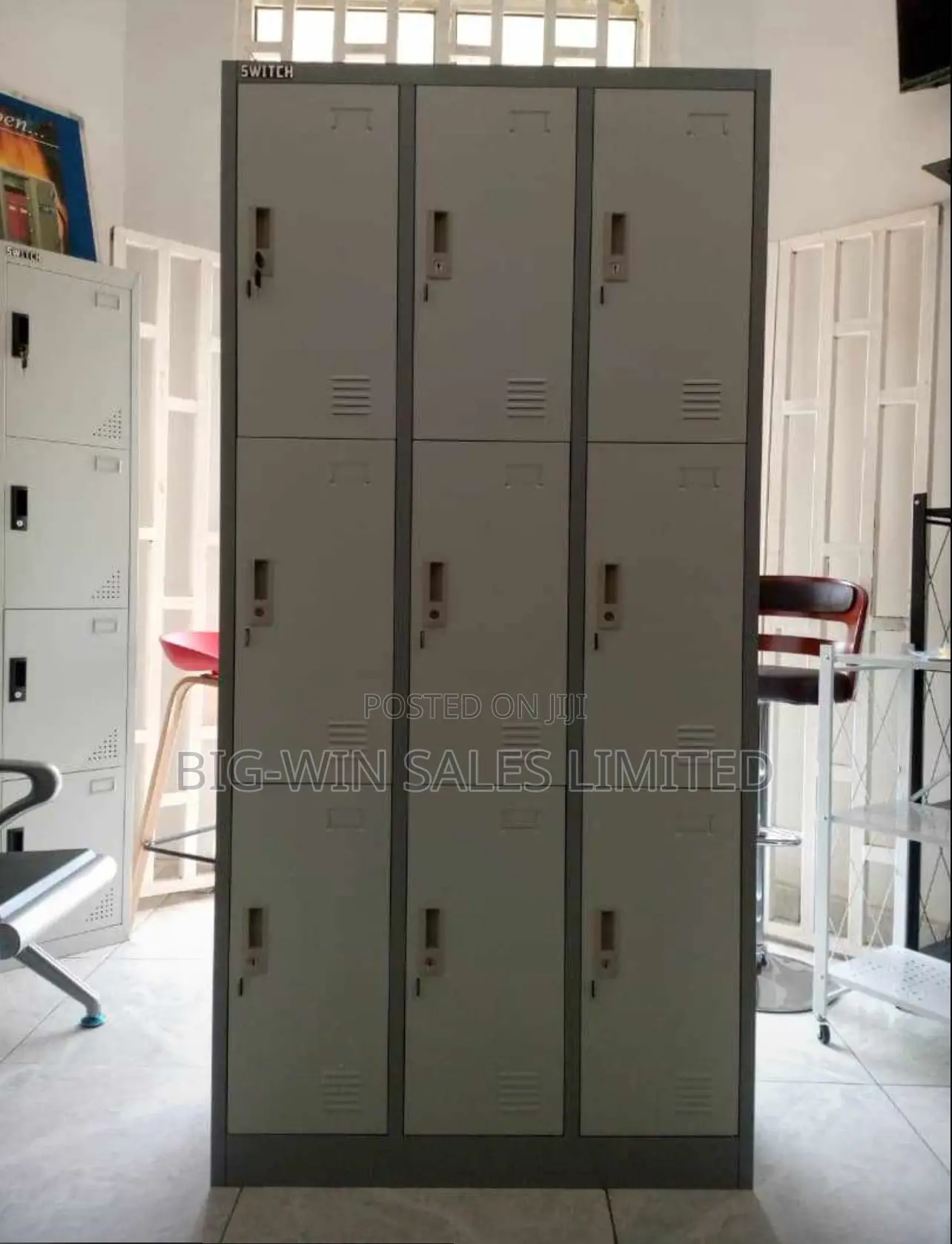 9 Doors Lockers