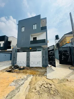 4bdrm Duplex in Inside An Estate, Ikeja for sale