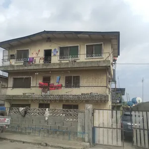 20bdrm Block of Flats in Dopemu for sale