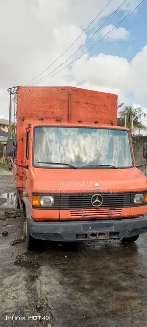 Mercedes Benz 508 Truck