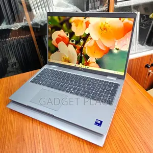 Laptop Dell Latitude 5550 16GB Intel SSD 512GB