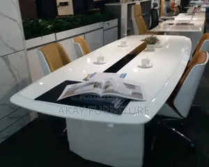 White Oval Shaped Meeting Table In 3 Meters