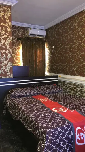 A Room En-suite In Abraham Adesonya Estate