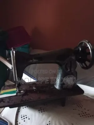 Manual Sewing Machine (Working Perfectly With Guarantee)