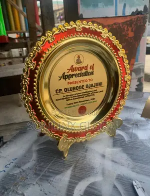 Round Gold Plate Award, Red