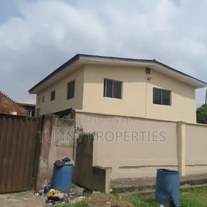 5bdrm Block of Flats in Mangoro for sale