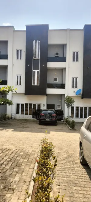 4bdrm Townhouse/Terrace in Samubil Estate, Kado for sale