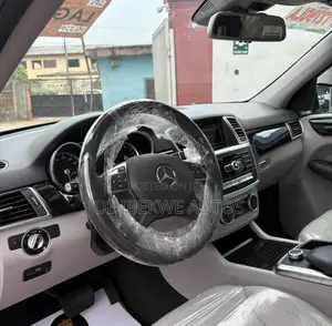 Mercedes-Benz M Class ML350 4dr SUV (3.5L 6cyl 7A) 2015 Gray