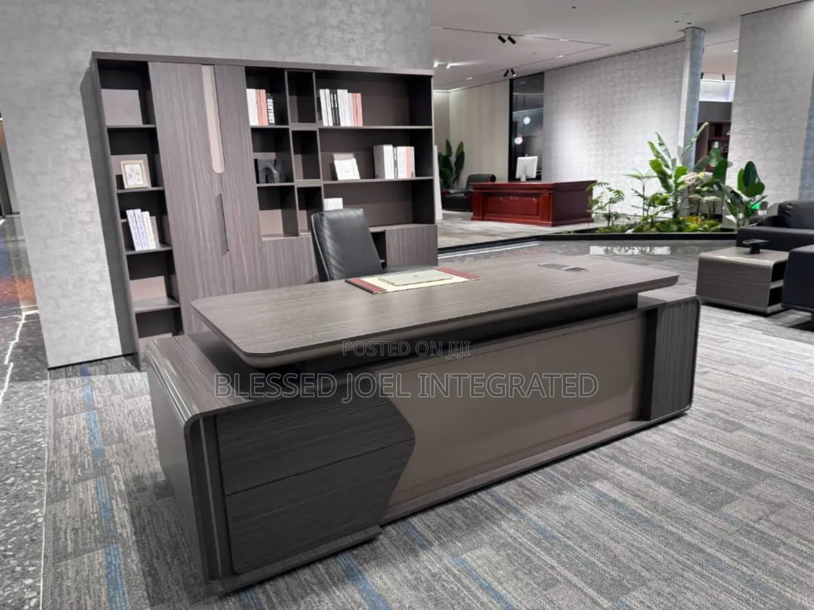 Executive Office Desk 2. 4 Mitre.