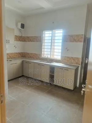 3bdrm Block of Flats in Guzape for rent