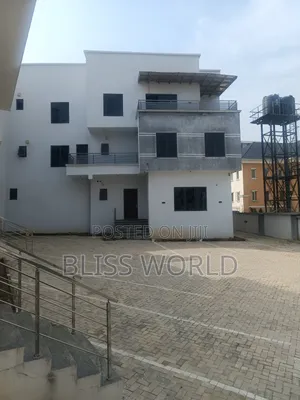 5bdrm Townhouse/Terrace in Guzape for sale
