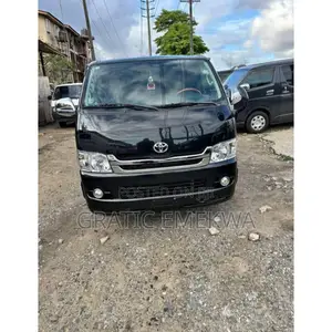 Toyota HiAce 2015 Black