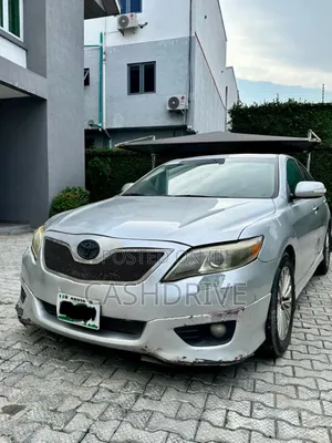 Toyota Camry SE V6 4dr Sedan (3.5L 6cyl 6A) 2011 Silver