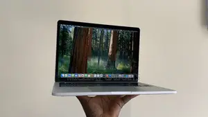 Laptop Apple MacBook Pro 2022 M2 8GB Intel Core M2 SSD 256GB