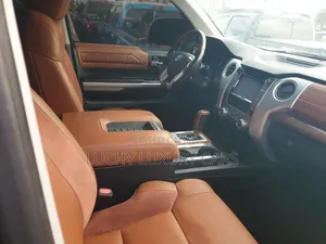 Toyota Tundra 2017 Brown