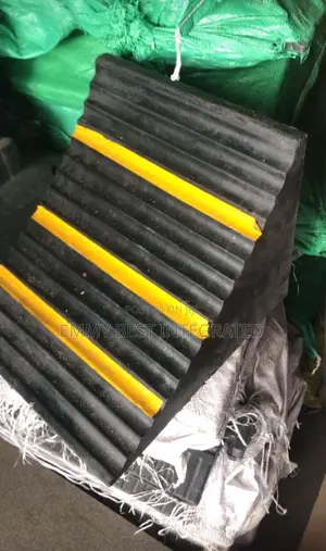 Heavy-Duty Rubber Wheel Chock