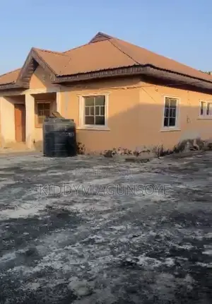 2bdrm Bungalow in Ita Oluwo for sale