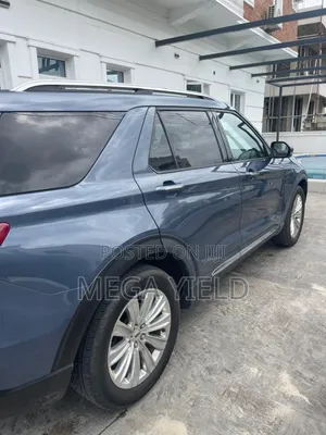 Ford Explorer Limited 2022 Blue