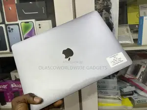 Laptop Apple MacBook Pro 2018 16GB Intel Core I7 SSD 1T
