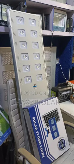 100watts Wakatek All In One Solar Street Light